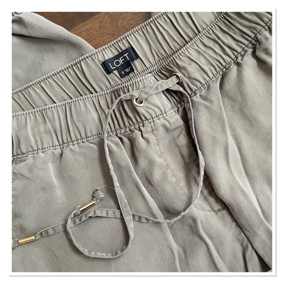 LOFT Olive Green Cargo Jogger Pants - Picture 5 of 10